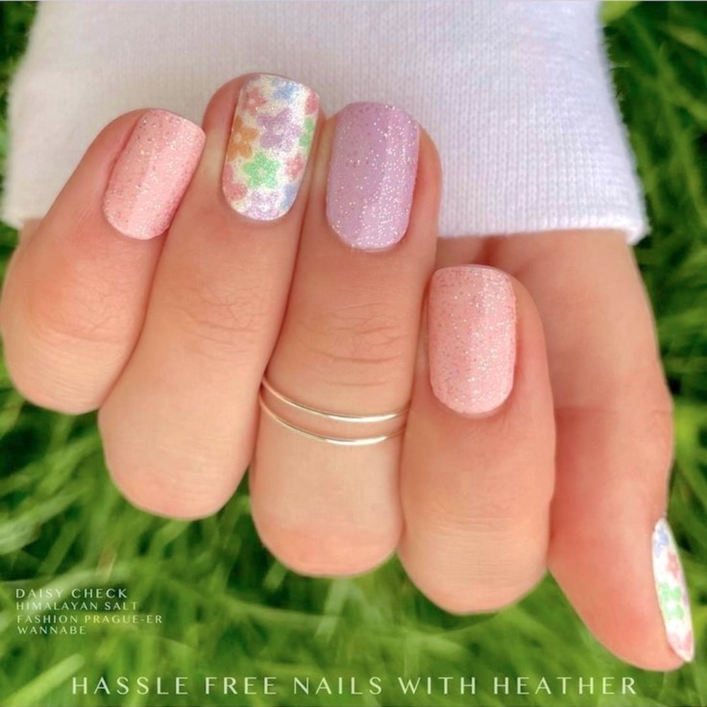 Color Street - Daisy Check - Picture 3 of 6